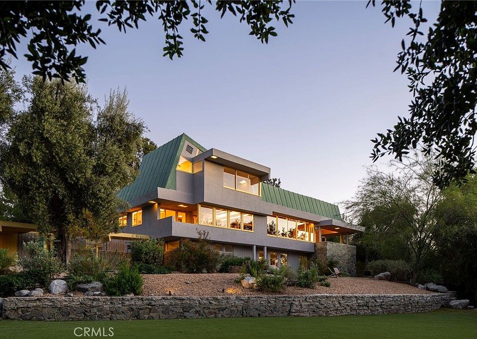 19950 Collier St, Woodland Hills, CA 91364 | MLS #SR26075151 | Zillow