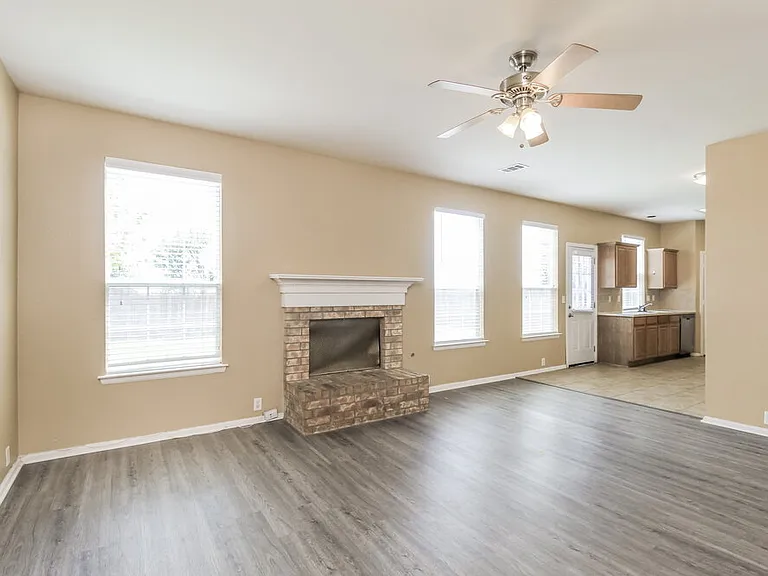 3029 Gettysburg Ln — Photo 3