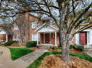 710 Windsor Keep Dr, Lyndon, KY