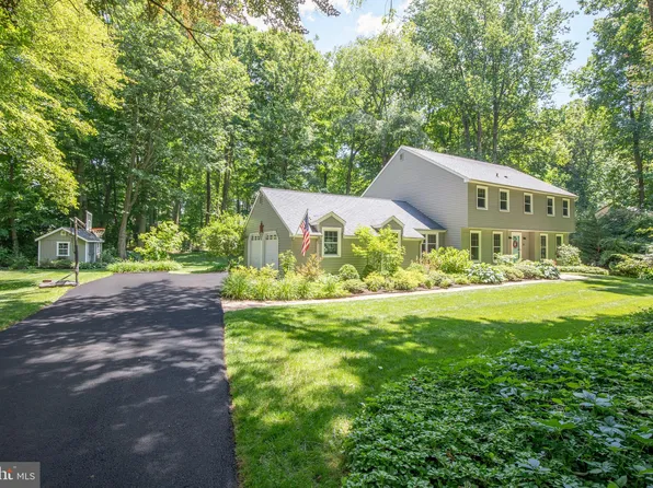 74 Oak Leaf Ln, Doylestown, PA 18901