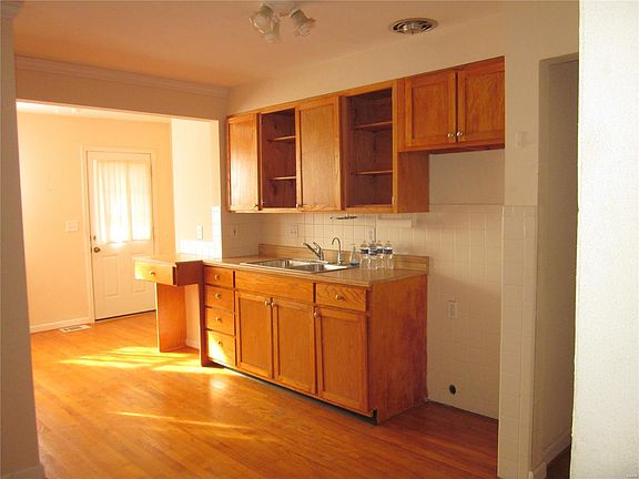 5th image of 1118 Esquire Dr