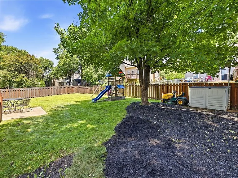 14709 Goodman St — Photo 24