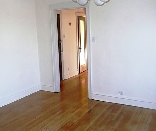 5th image of 4807 N Hermitage Ave APT 3E