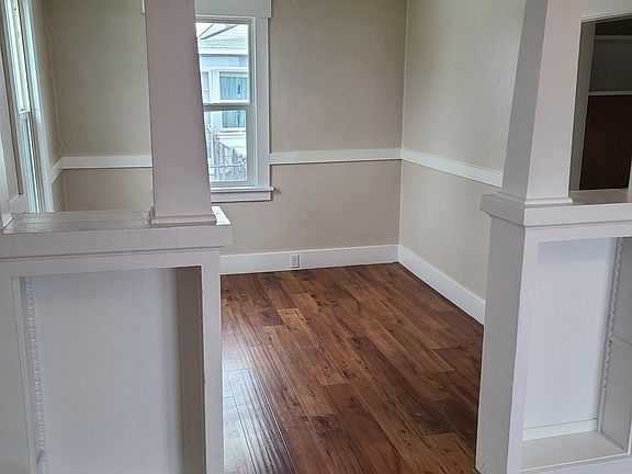 2nd image of 1008 E Empire Ave