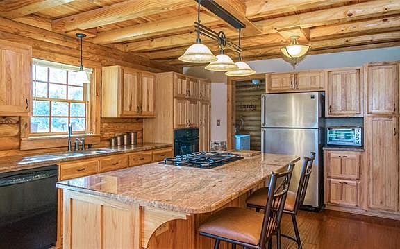 4th image of 7300 Park Ln #4
