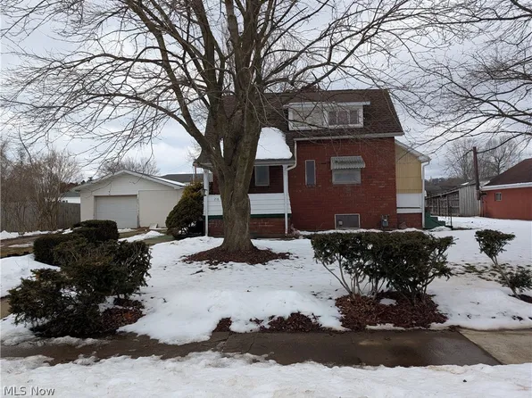 218 S Lawn Dr, Newcomerstown, OH 43832