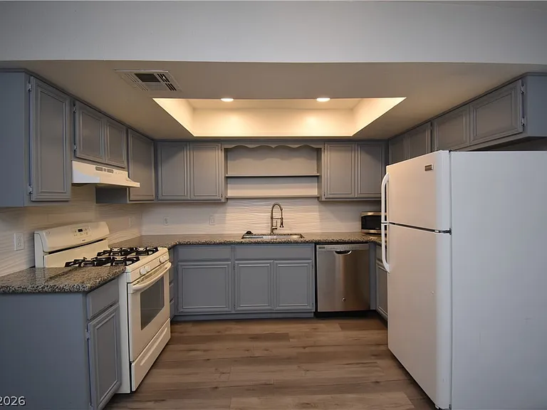 5576 W Rochelle Ave #23C — Photo 4