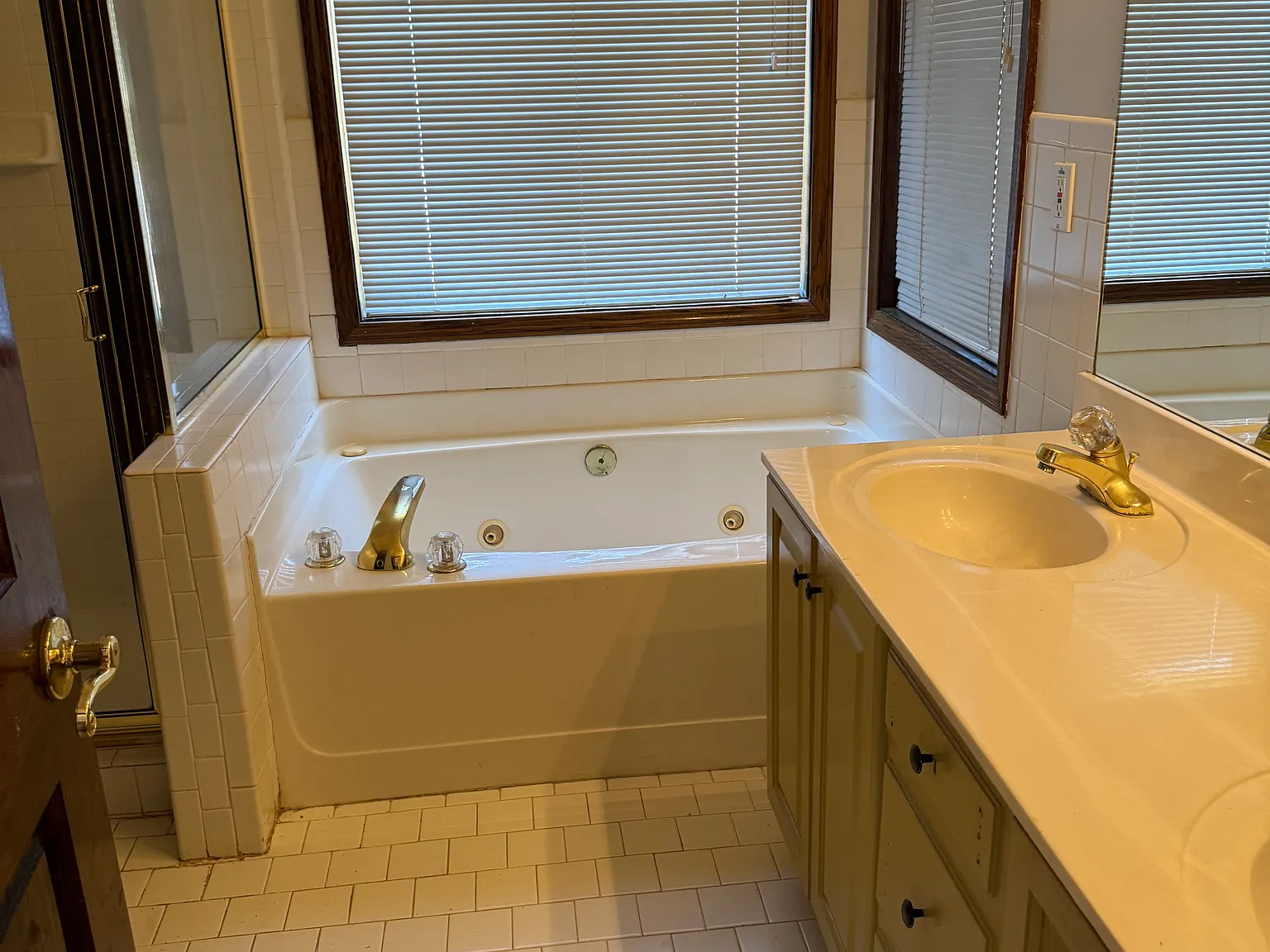 3 bed, 1713 sqft, $1,950 — Photo 1