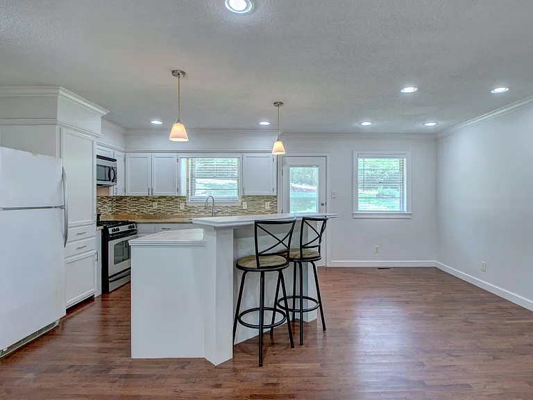 2707 Ottawa Dr — Photo 6