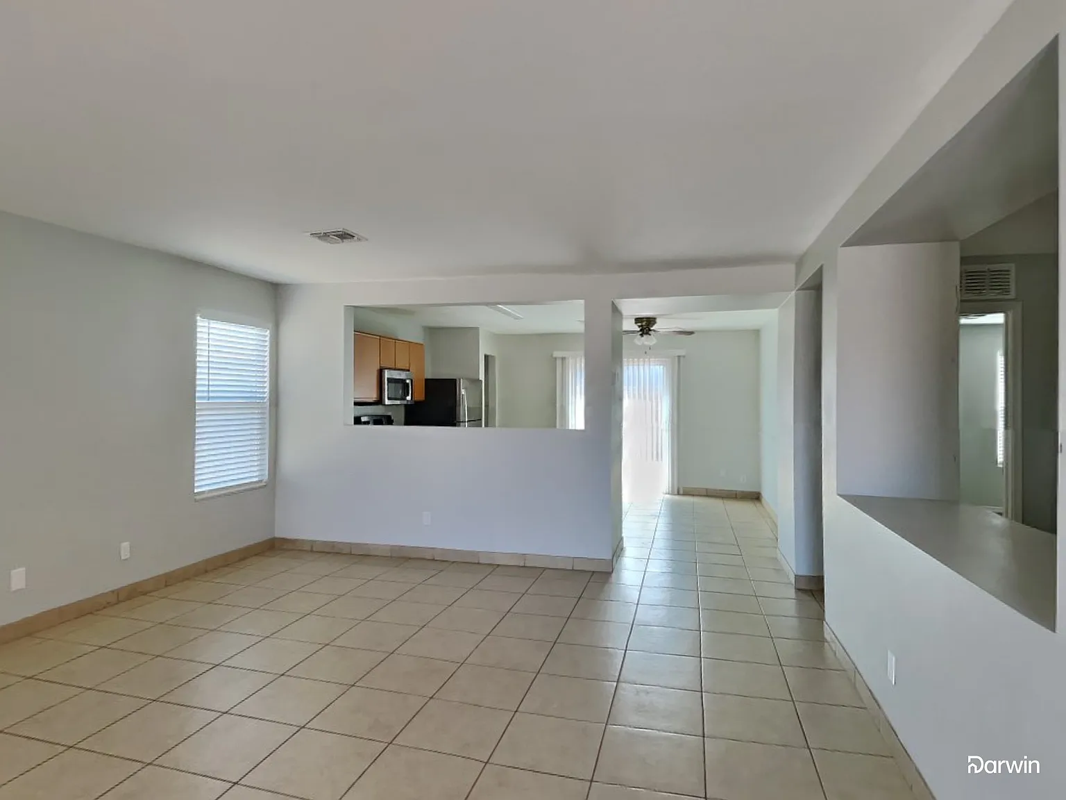 3 bed, 2.0 bath, 1305 sqft, $1,470 — Photo 4