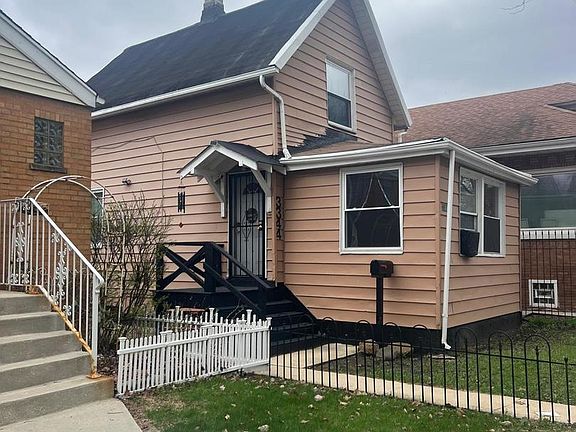 3rd image of 3344 W Marquette Rd
