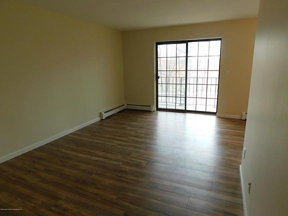 3rd image of 29 Donna Ct APT 7