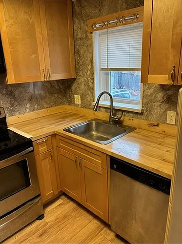 5242 Patrick Henry Dr Photo 1