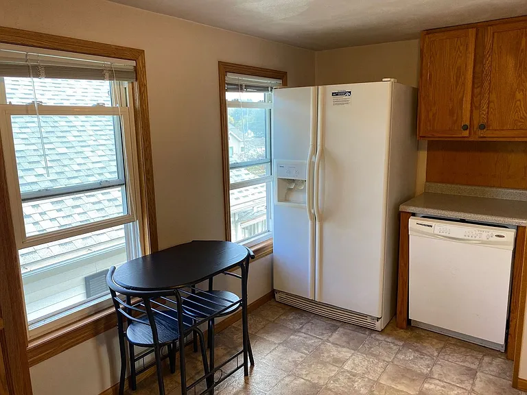 410 N Maple Ave — Photo 11