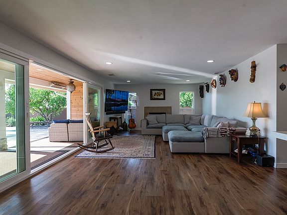 5th image of 420 Wilbar Cir