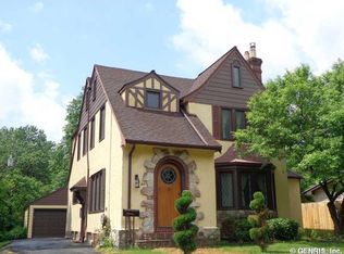 65 Tottenham Rd, Brighton, NY 14610