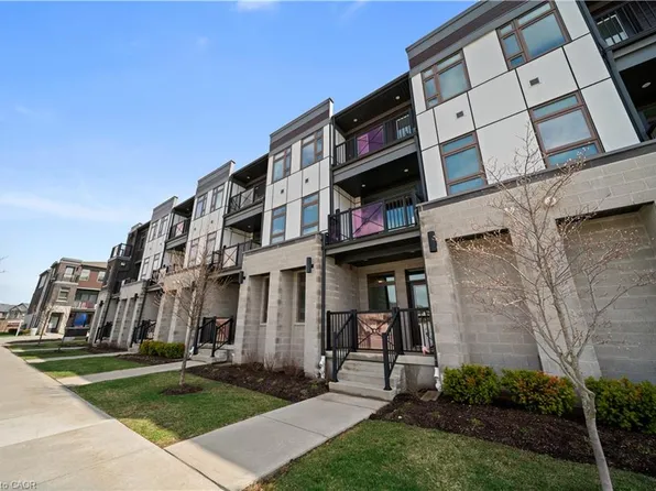 155 Thomas Slee Dr #2G, Kitchener, ON N2P 0J8