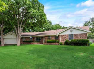 7325 Martha Ln, Fort Worth, TX 76112