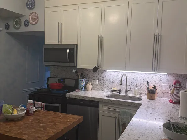 4552 N Claremont Ave APT 1, Chicago, IL 60625