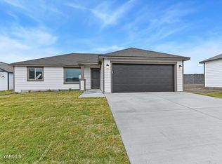 604 Vineyard St Lot 13, Grandview, WA 98930