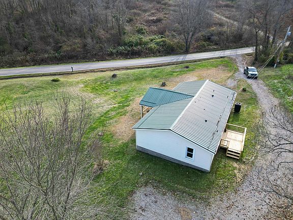 2nd image of 33747 Wolf Hill Rd