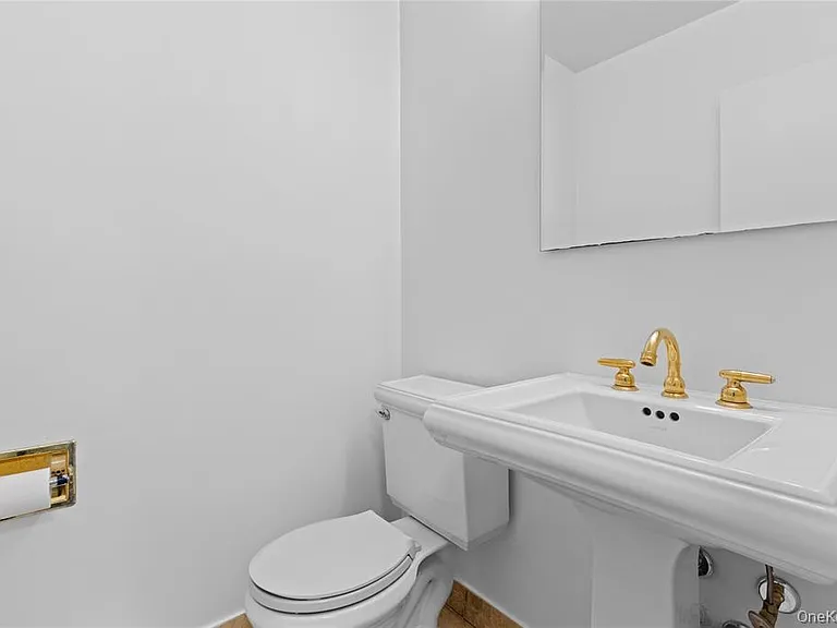 750 Shore Rd #2G — Photo 15
