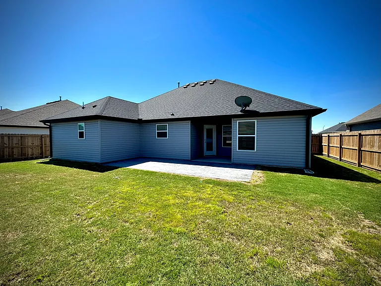 1903 E Hudson Dr — Photo 3