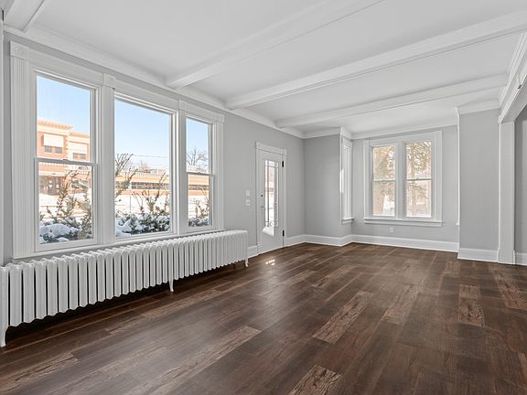 4th image of 620 7th St SW