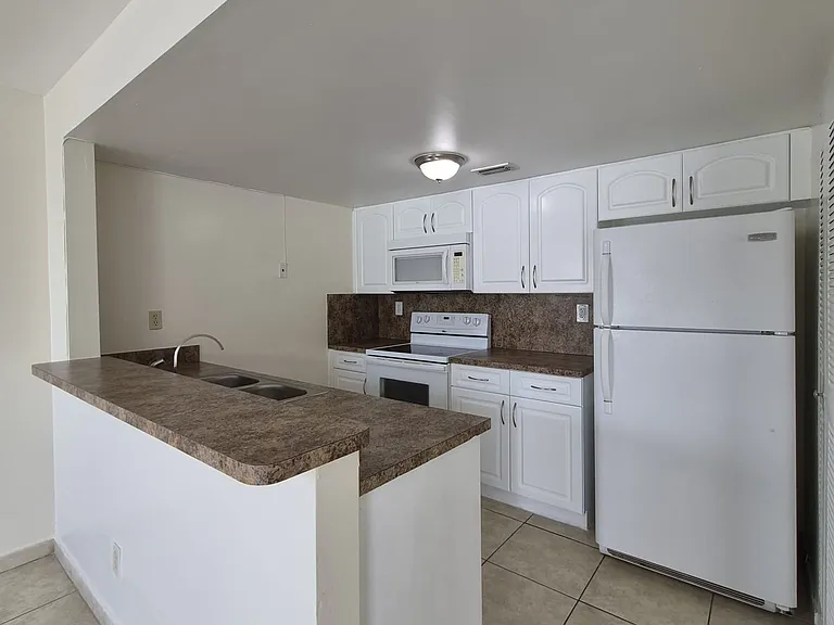 6840 SW 45th Ln #255 — Photo 8