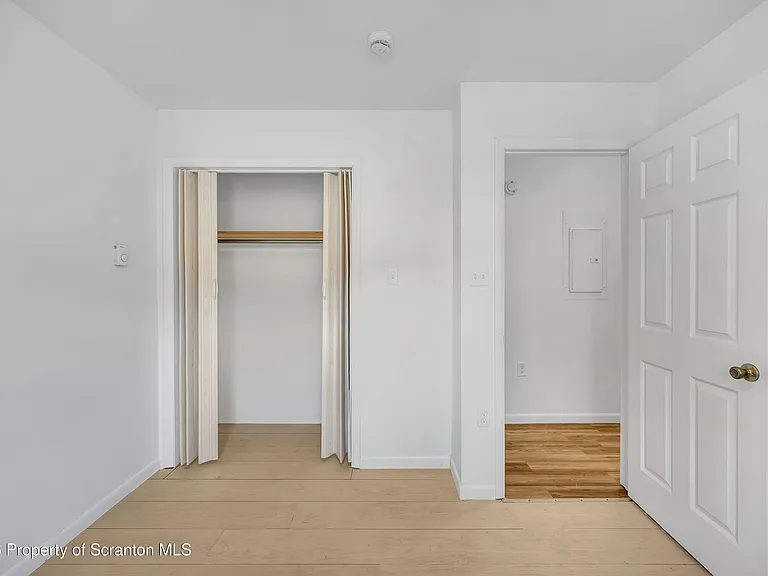 1213 Lori Ln — Photo 15