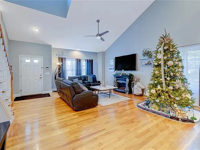 500 Mendon Rd #10 — Photo 2