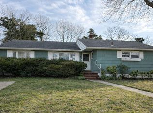 29 Summit Ave, Absecon, NJ 08201
