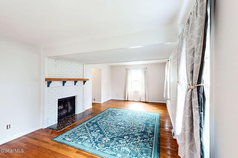 4th image of 21 Huntwood Drive