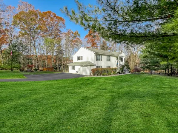 2 Finnegan Lane, Suffern, NY 10901