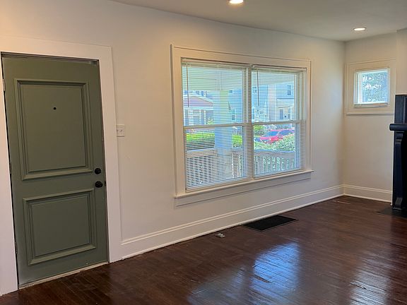3rd image of 27 Dakota Ave