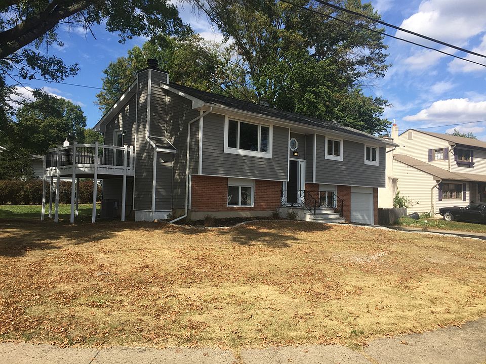 2nd image of 2 Sutton Dr