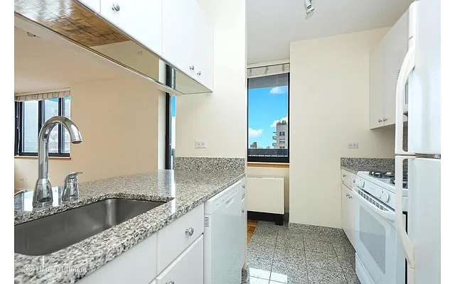 Rented by Douglas Elliman | media 17