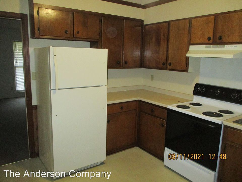 2nd image of 1024 Davidson Dr APT B