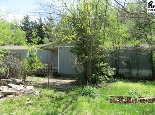 1500 N Barnes Lake Rd, Hutchinson, KS 67501