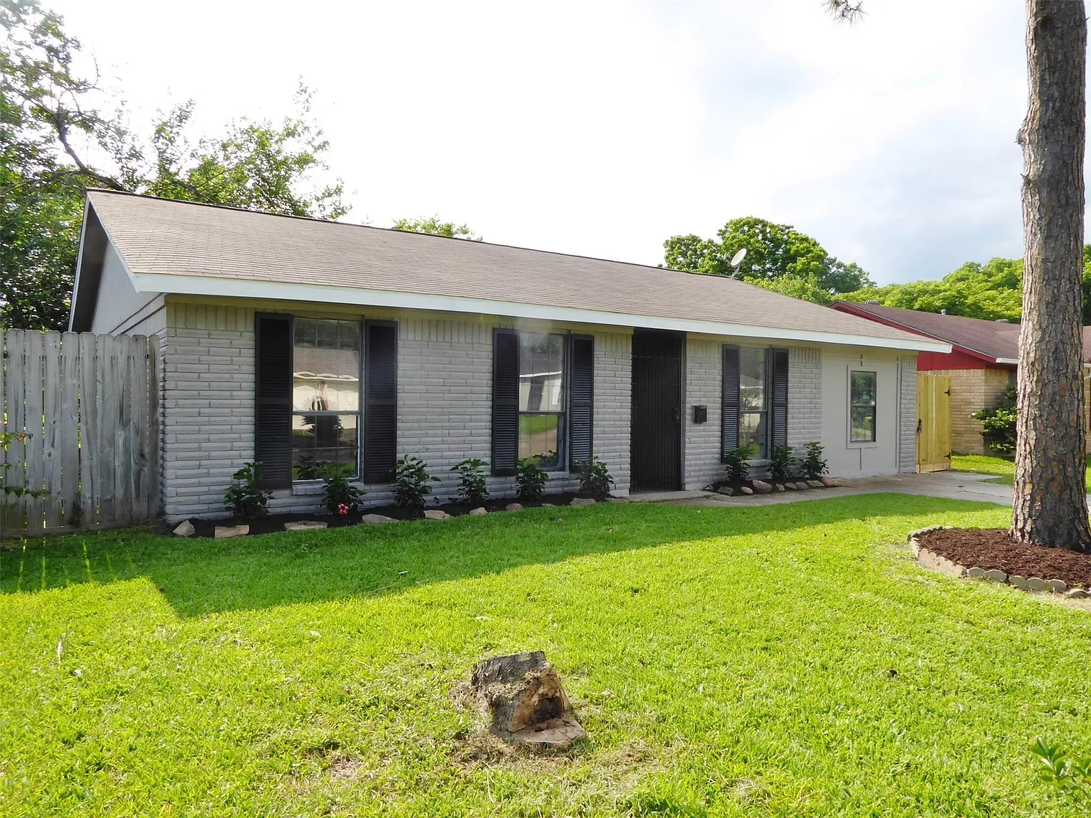 4 bed, 1.5 bath, 1469 sqft, $1,650 — Photo 3