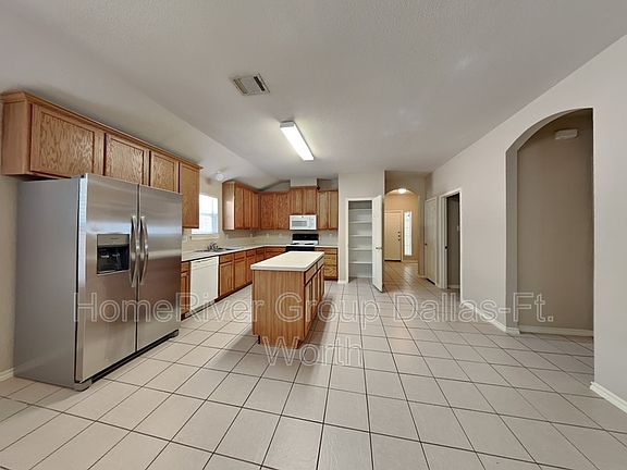 4th image of 6921 Red Bluff Dr
