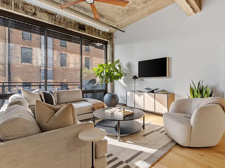 618 Washington Ave N #306 — Photo 5