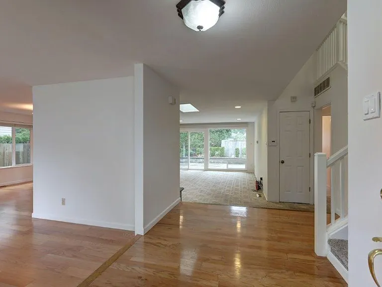 2615 169th Ave NE — Photo 3