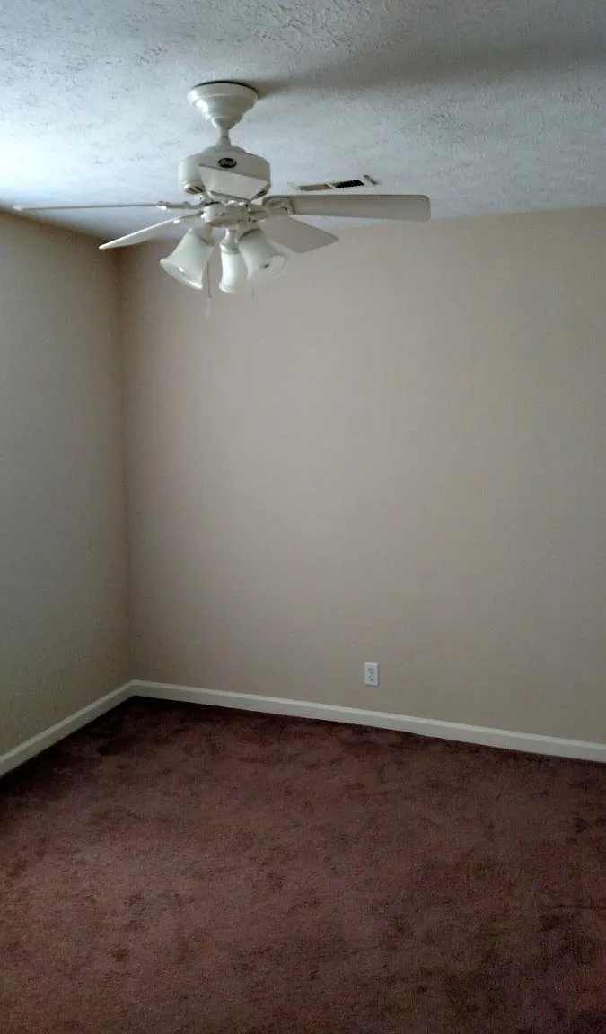 2 bed, 800 sqft, $995 — Photo 2