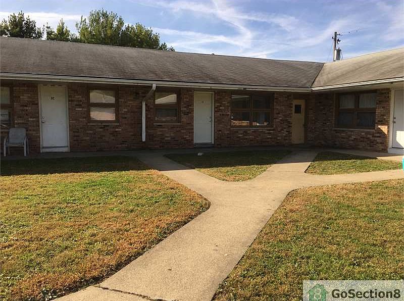 207 W Shelly Dr Thomasboro IL Zillow
