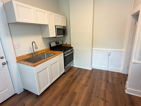 5th image of 1631 E Michigan St