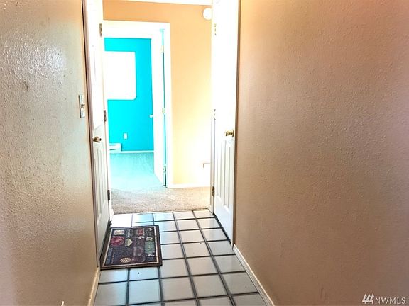 4th image of 8418 Queets Dr NE