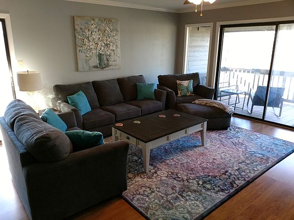 4th image of 200 Hamilton Oaks Dr