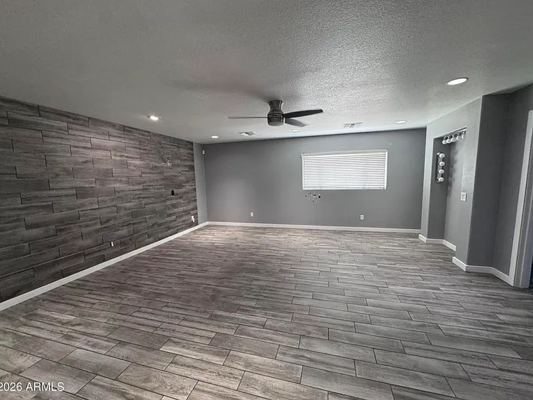 1152 E Dana Ave — Photo 3