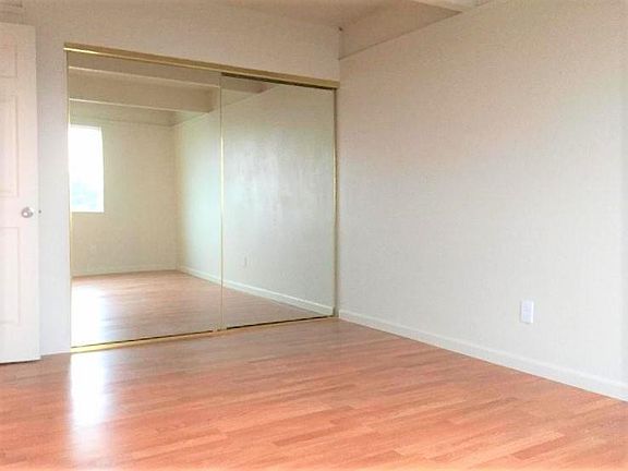5th image of 79 Chelsea Ct